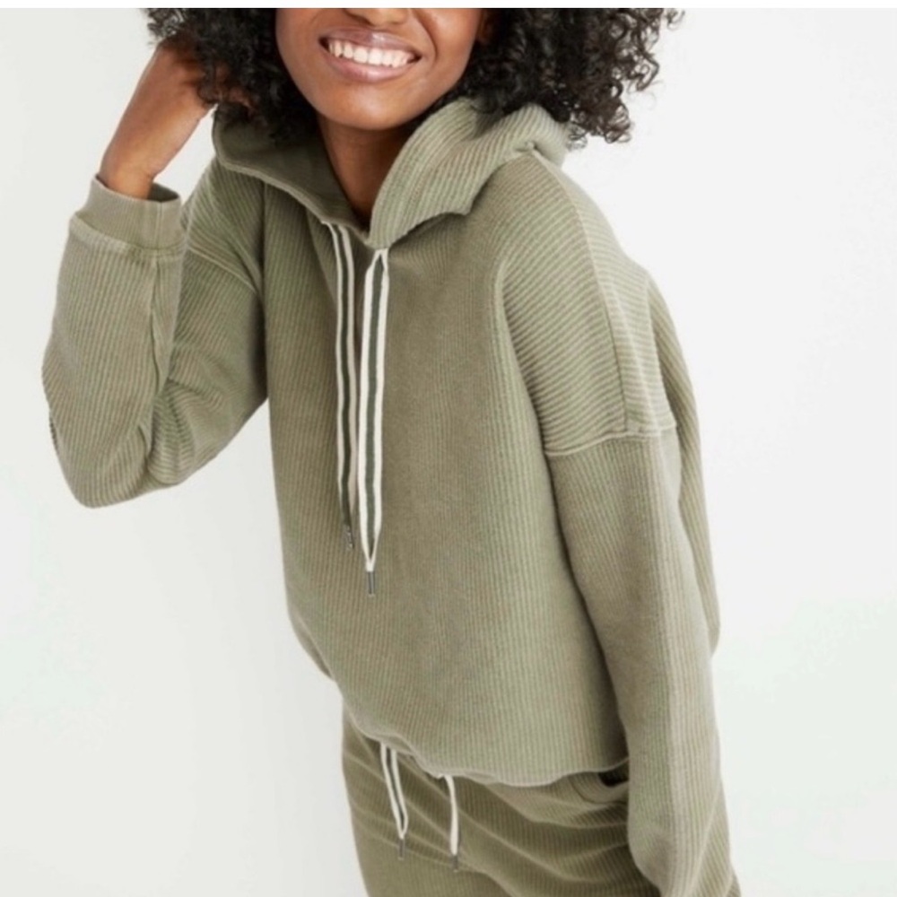 Aerie Lounge Set in Green - XL